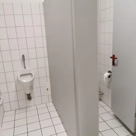 2-3 Bett Zimmer Mit Gemeinschaftsbad30